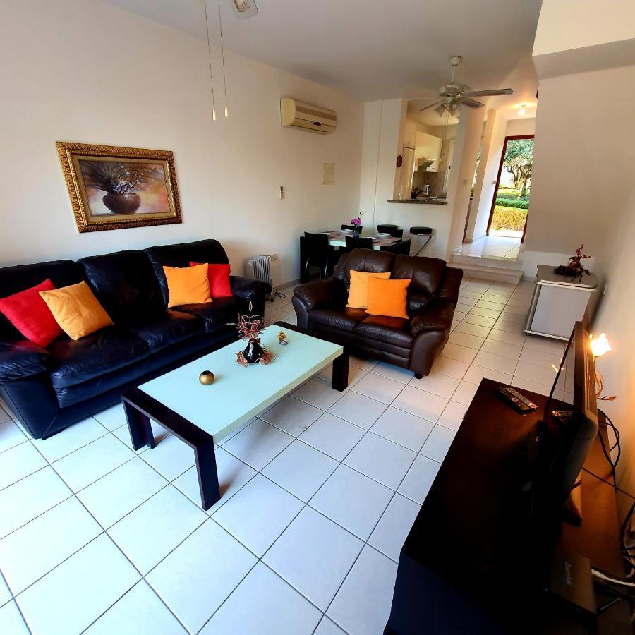Owls Nest Townhouse Villa Paphos Exteriör bild